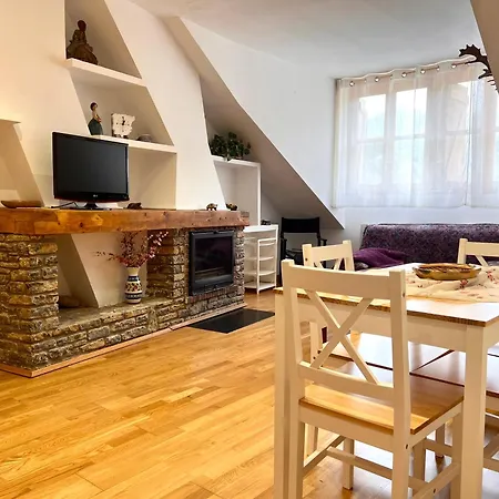 Apartment Centrico Con Parking - L'amfitriona Rialp